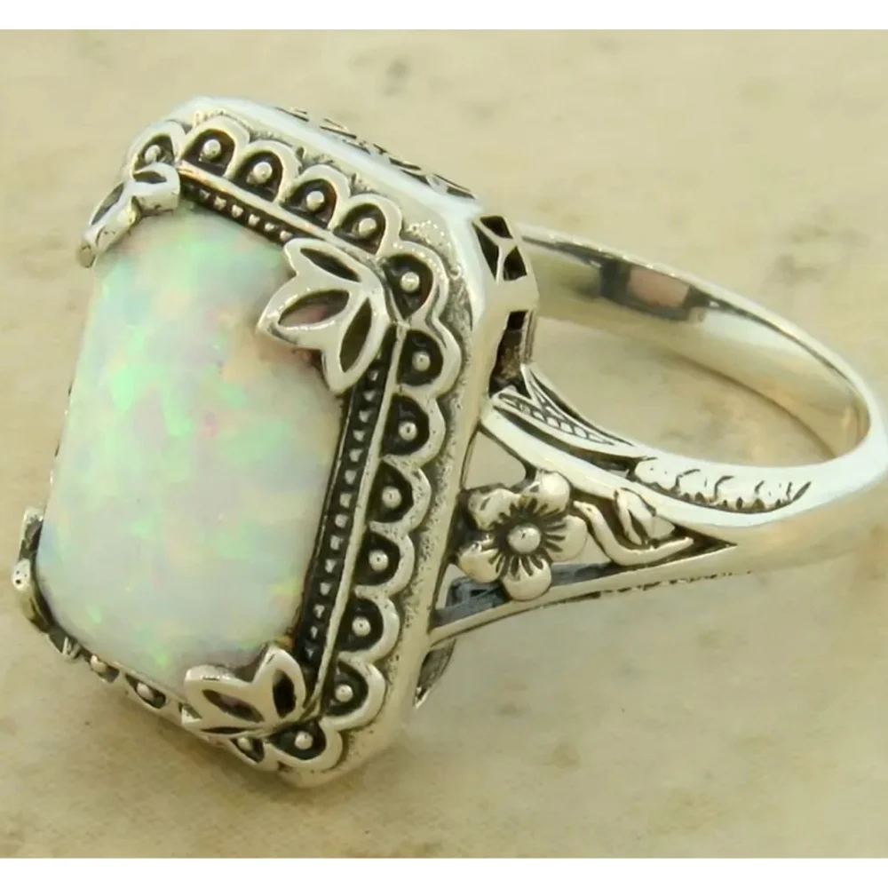 Vintage Style Silver Moonstone Floral Ring